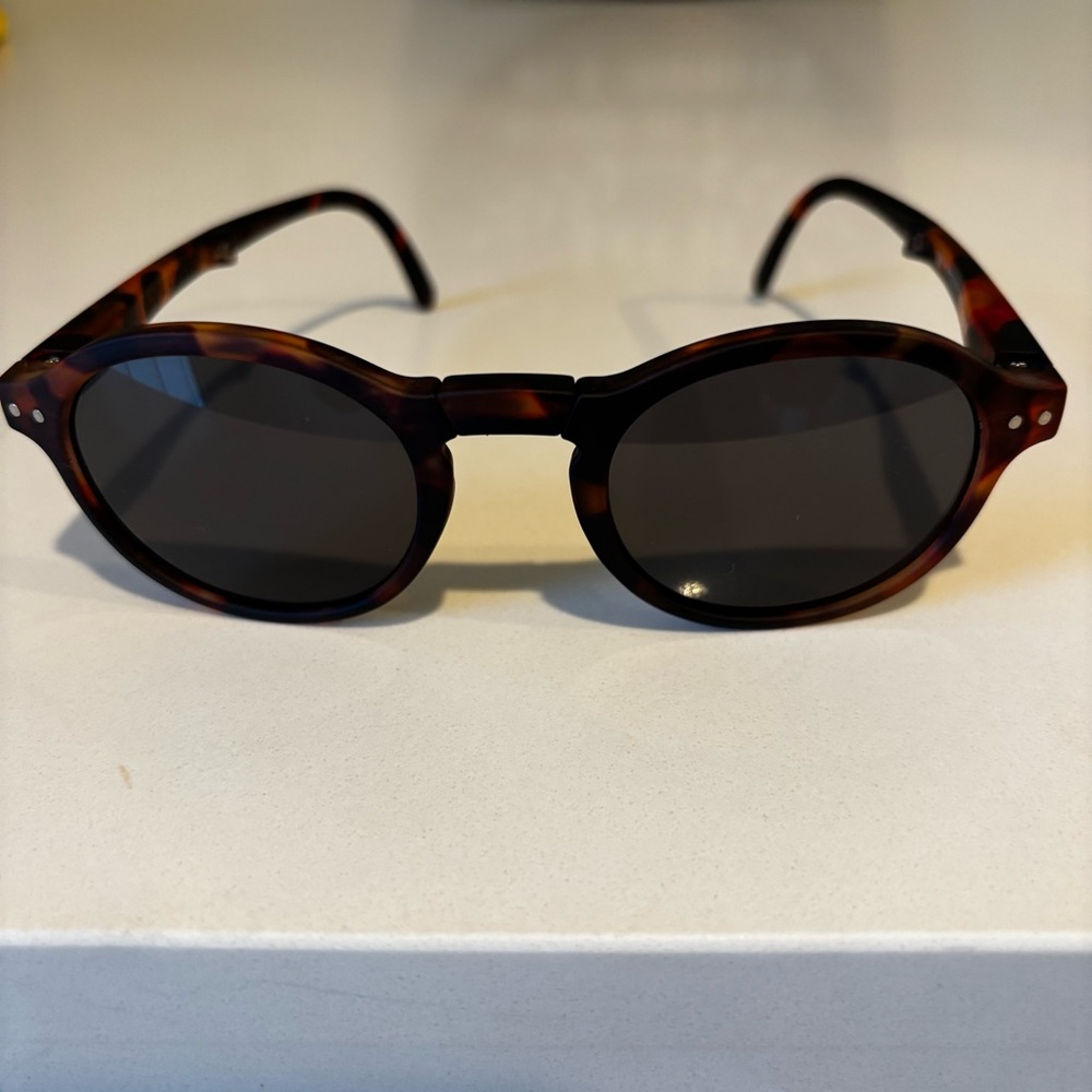 Izipizi Sunglasses, Brown.